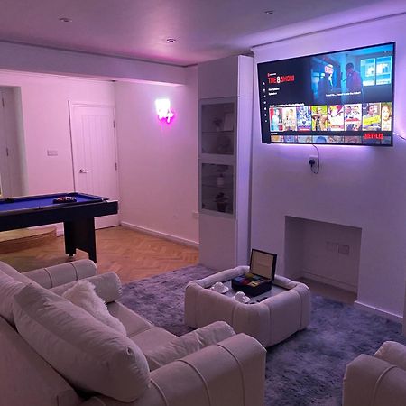 Stylish 2-Bedroom Getaway In The Heart Of Chelsea Λονδίνο Εξωτερικό φωτογραφία