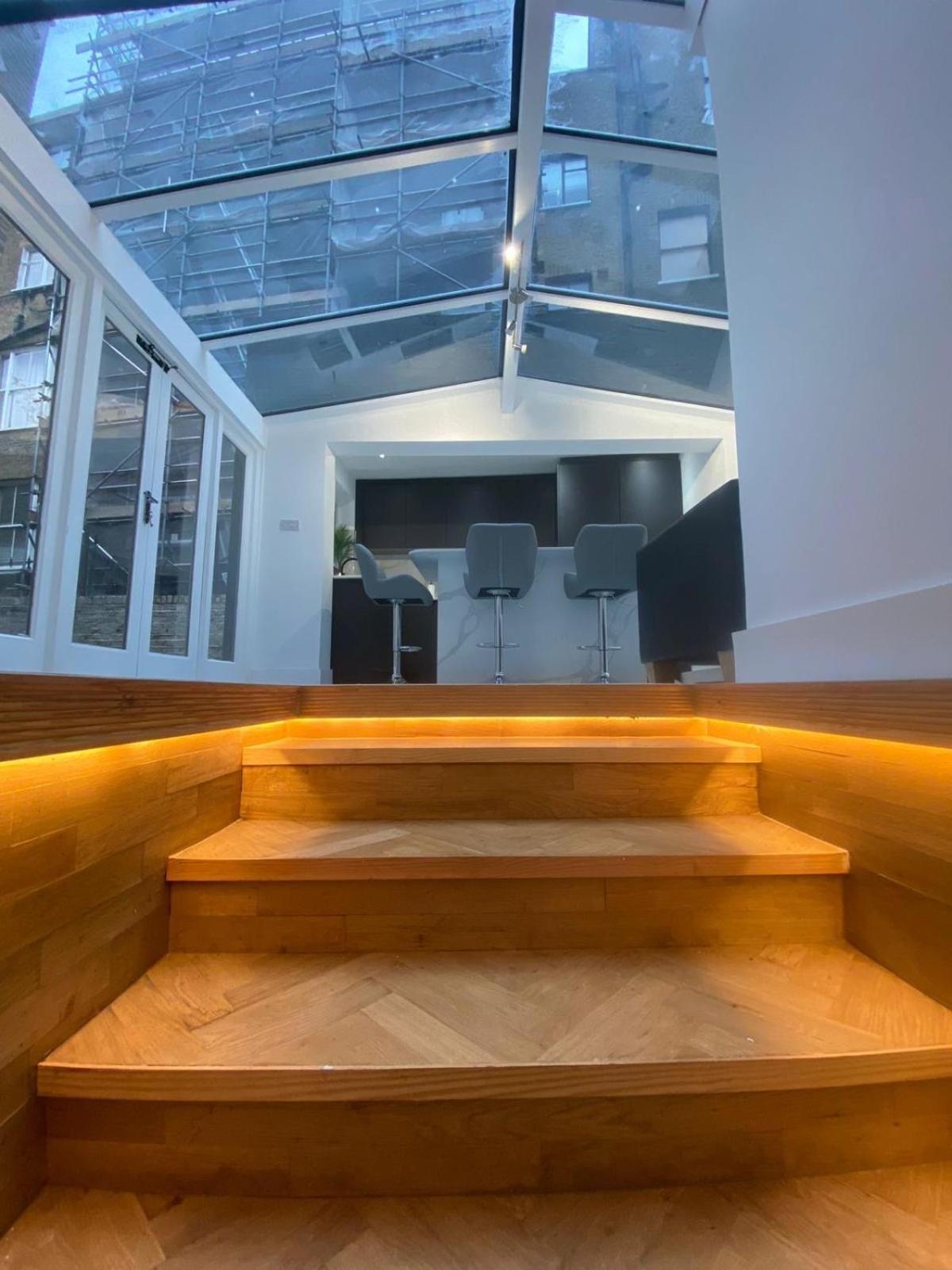 Stylish 2-Bedroom Getaway In The Heart Of Chelsea Λονδίνο Εξωτερικό φωτογραφία